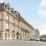 Pick A Flat\'S Apartment In Invalides - Rue De Constantine